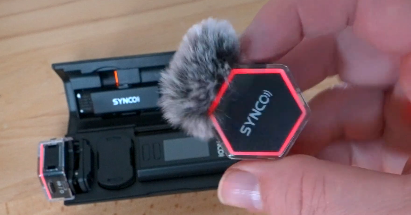 Amazon.com: SYNCO Wireless Lavalier Microphone with Charging Case